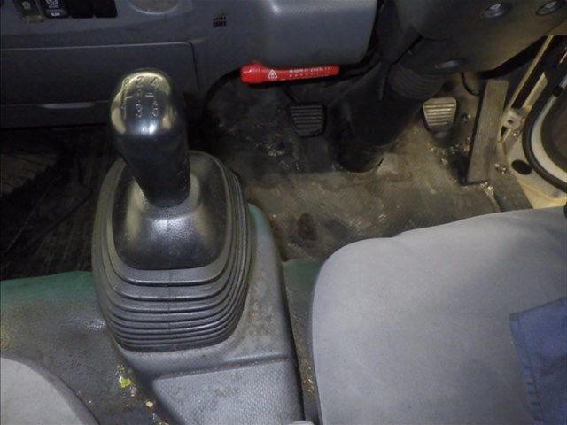 2010 Isuzu Elf Van auction photo 8