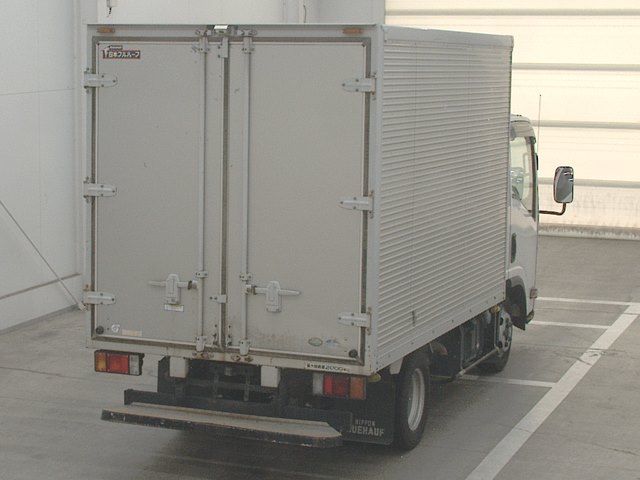 2010 Isuzu Elf Van auction photo 2