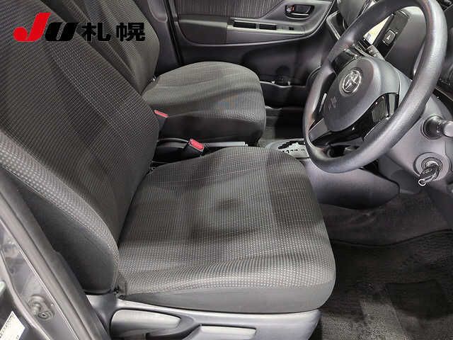 2019 Toyota Vitz 4WD F auction photo 5