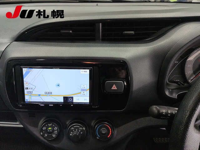 2019 Toyota Vitz 4WD F auction photo 6