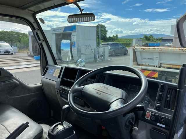 2013 Isuzu Elf 3-ton dump truck auction photo 3