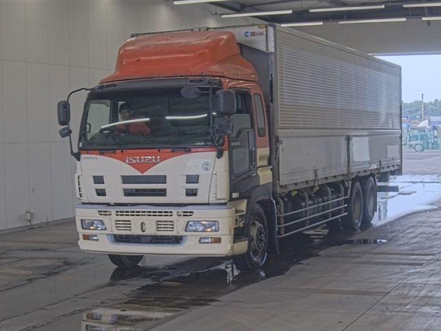 2010 Isuzu Giga Japan auction vehicle
