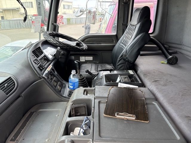 2010 Isuzu Giga auction photo 5