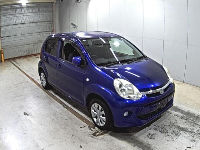 2015 Toyota Passo 1.0X Lパッケージ・キリリ Japan auction vehicle