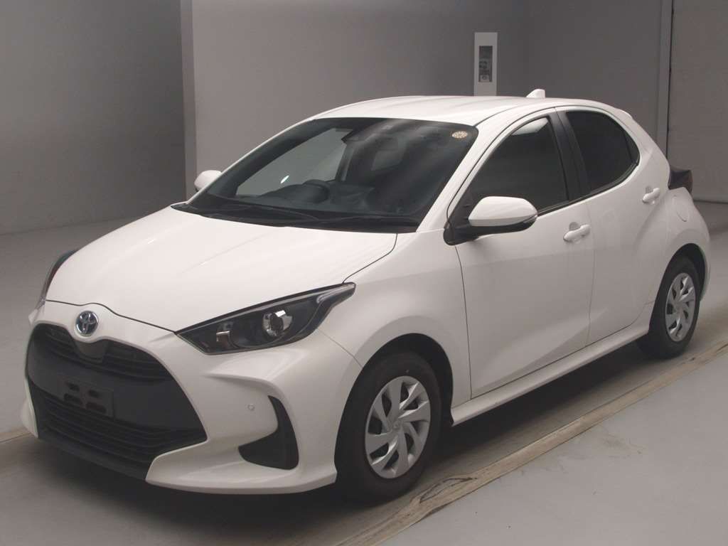 2021 Toyota Yaris Hybrid X Japan auction vehicle