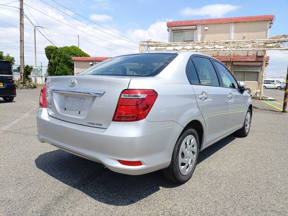 2021 Toyota カローラ アクシオ auction photo 2