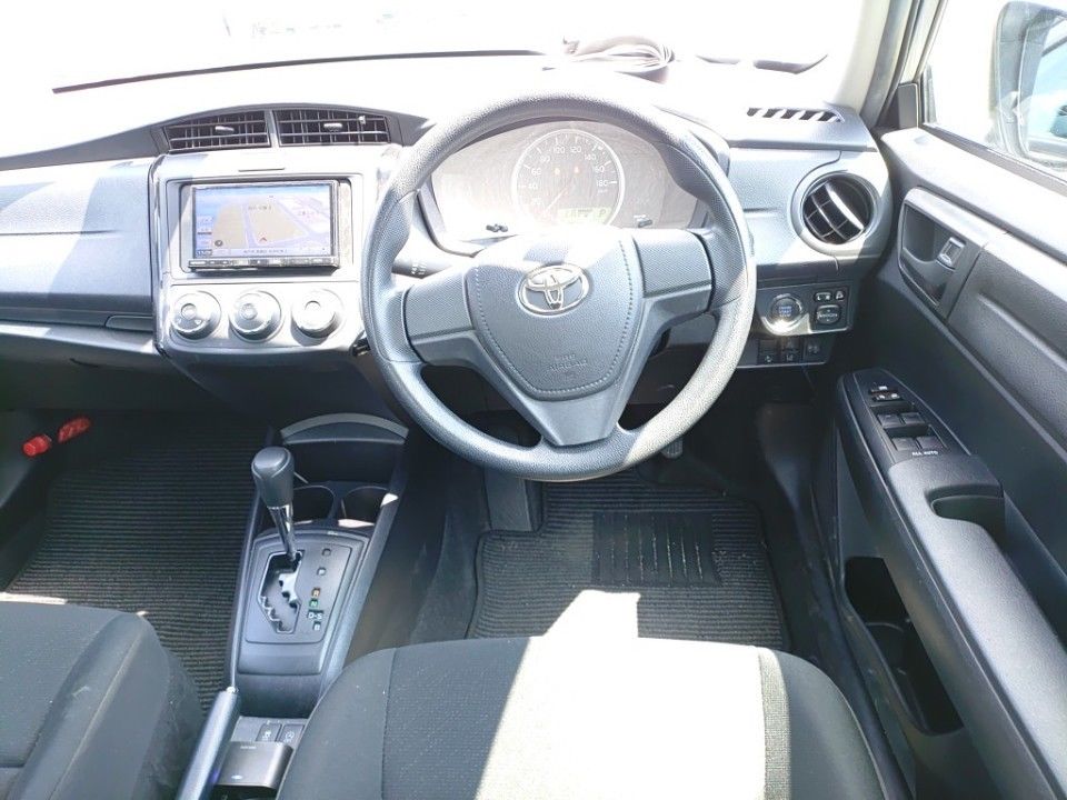 2021 Toyota カローラ アクシオ auction photo 3