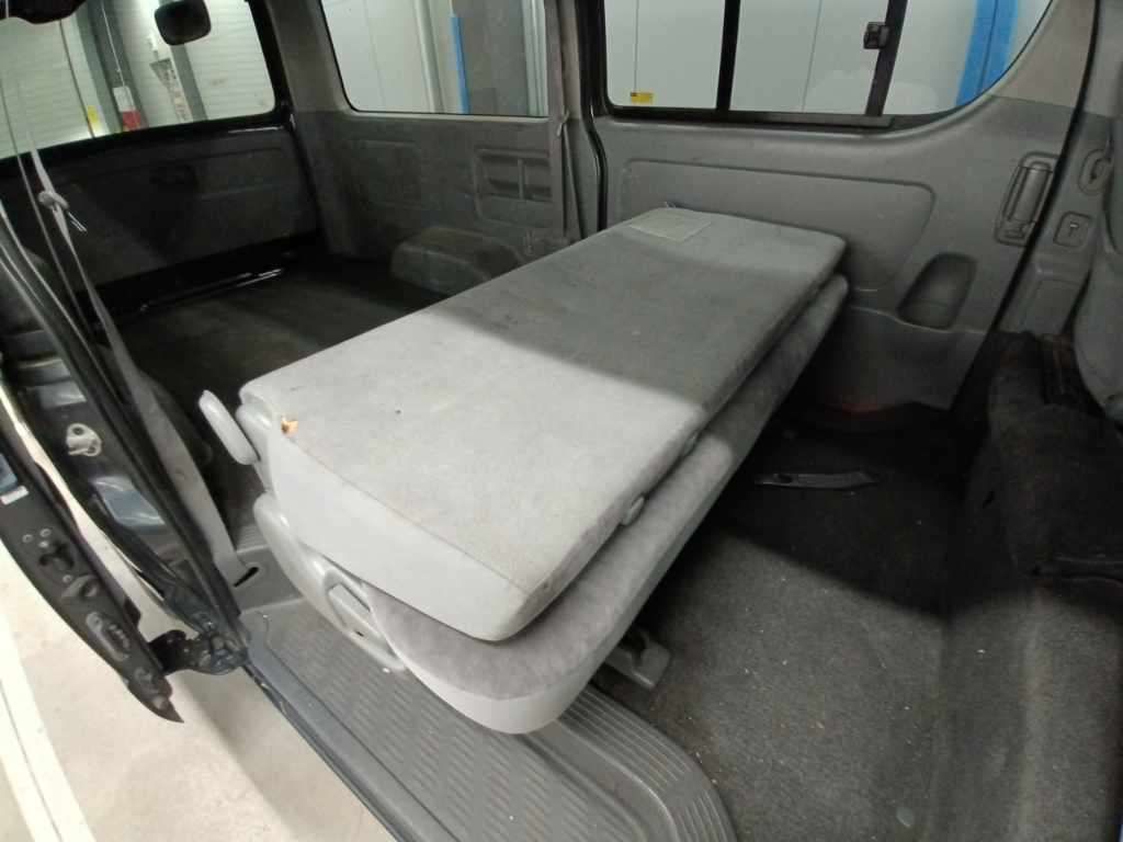 2004 Toyota Hiace スーパーGL auction photo 12