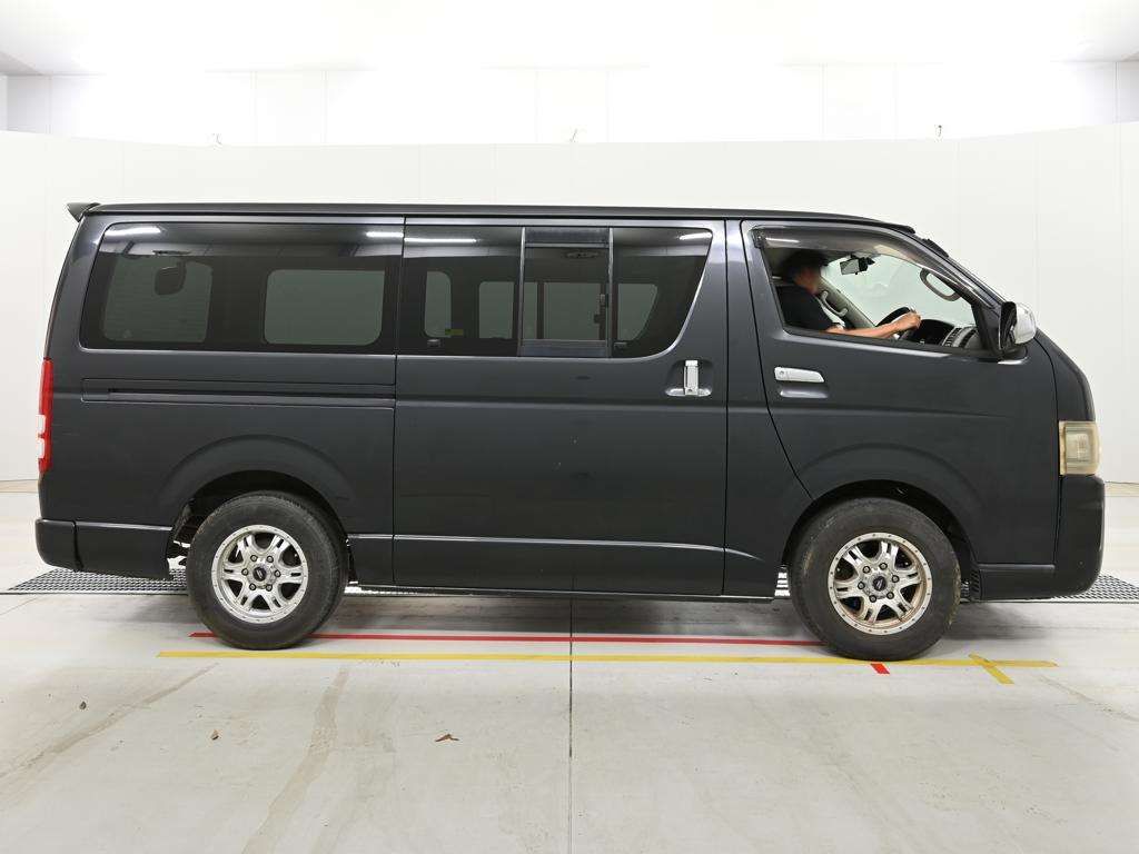 2004 Toyota Hiace スーパーGL auction photo 3