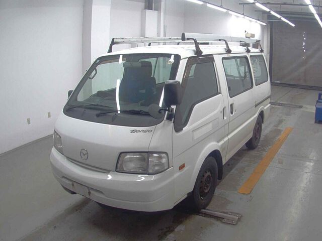2017 Mazda ボンゴバン DX 4WD auction photo 4
