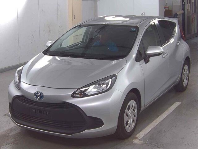 2023 Toyota Aqua X auction photo 4