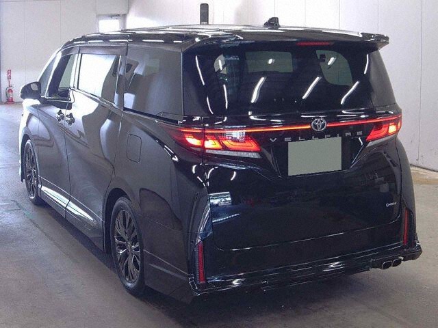 2024 Toyota Vellfire Z Premier auction photo 2