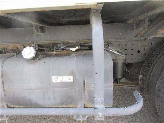 2020 Mitsubishi Fuso Canter 4WD Aluminum Van 2t auction photo 14