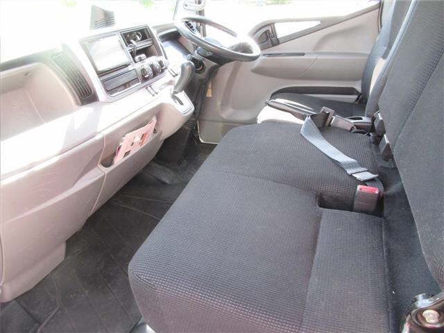 2020 Mitsubishi Fuso Canter 4WD Aluminum Van 2t auction photo 4
