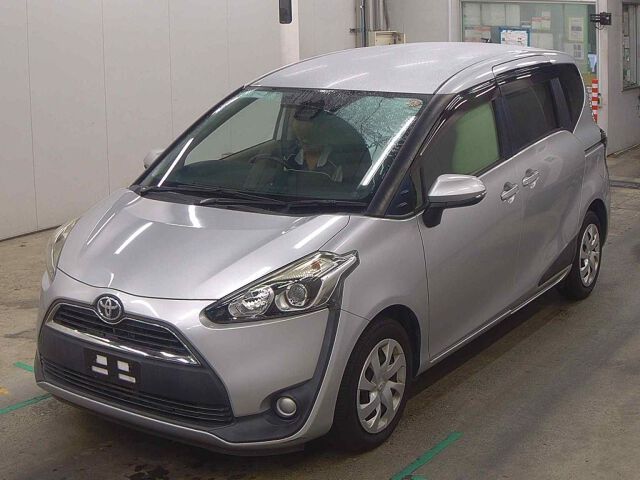 2017 Toyota Sienta G-Quero auction photo 4