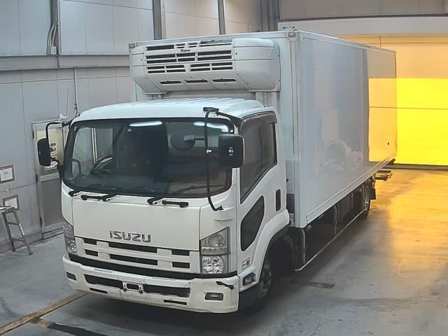 2013 Isuzu Forward Refrigerated and frozen trucks Japan auction vehicle