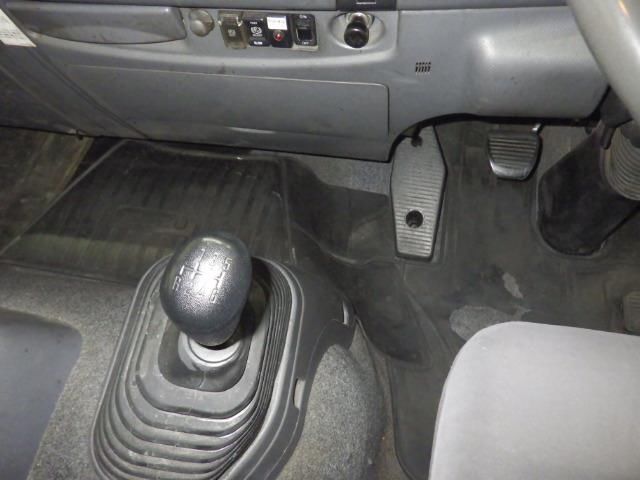 2013 Isuzu Forward Refrigerated and frozen trucks auction photo 8