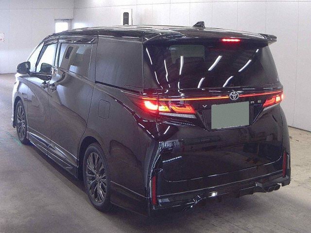 2025 Toyota Vellfire Z Premier auction photo 2