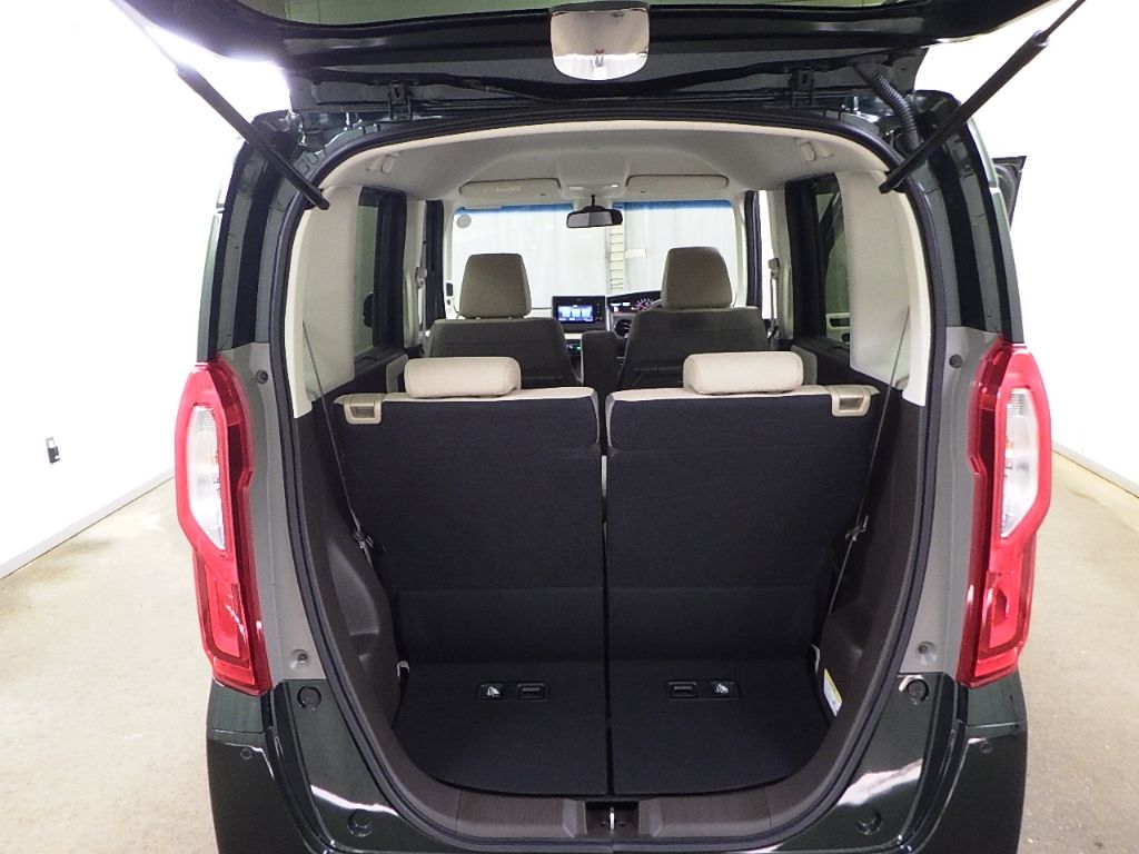 2023 Honda N-BOX L auction photo 8