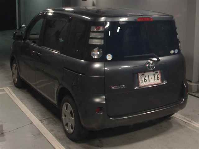 2010 Toyota Sienta X LTD auction photo 2