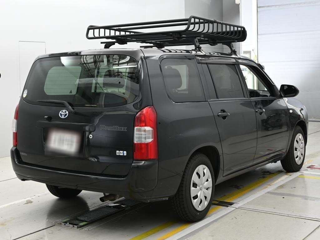 2021 Toyota Probox ハイブリッドF auction photo 2