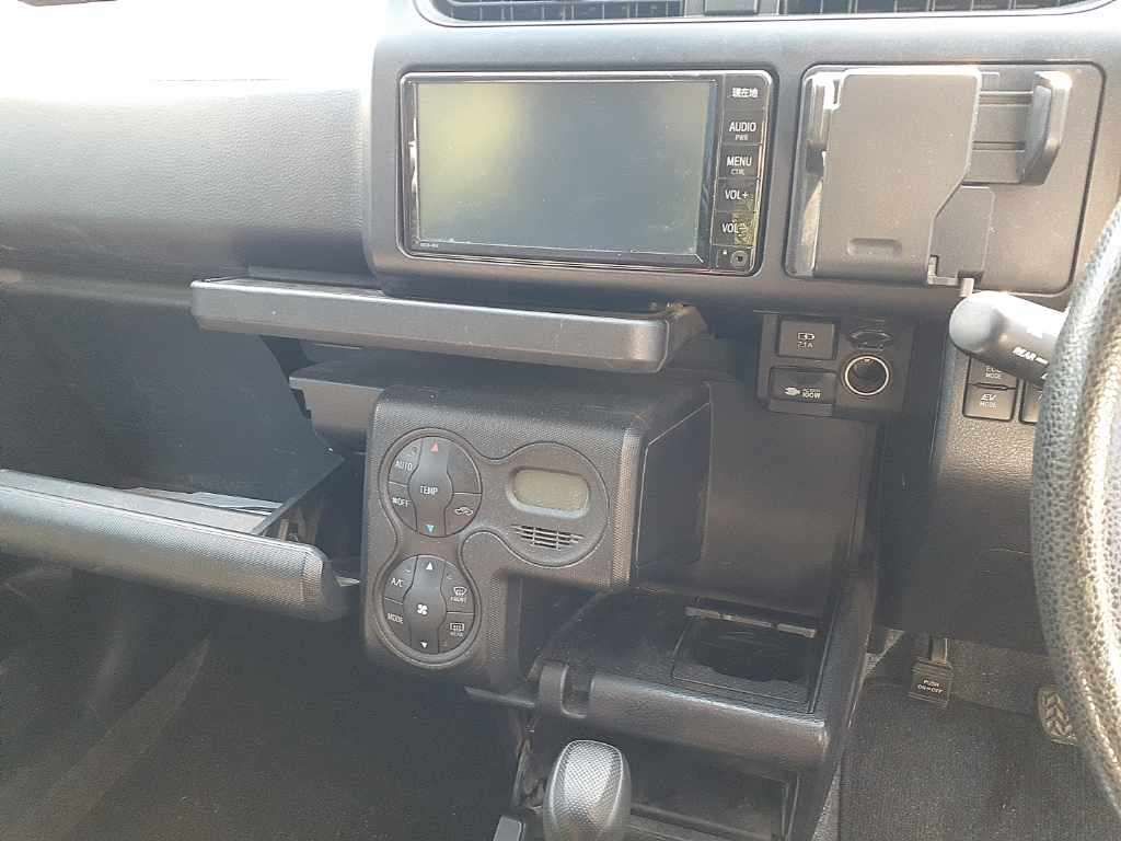 2021 Toyota Probox ハイブリッドF auction photo 12