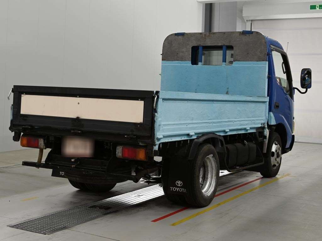 2004 Toyota Dyna auction photo 2