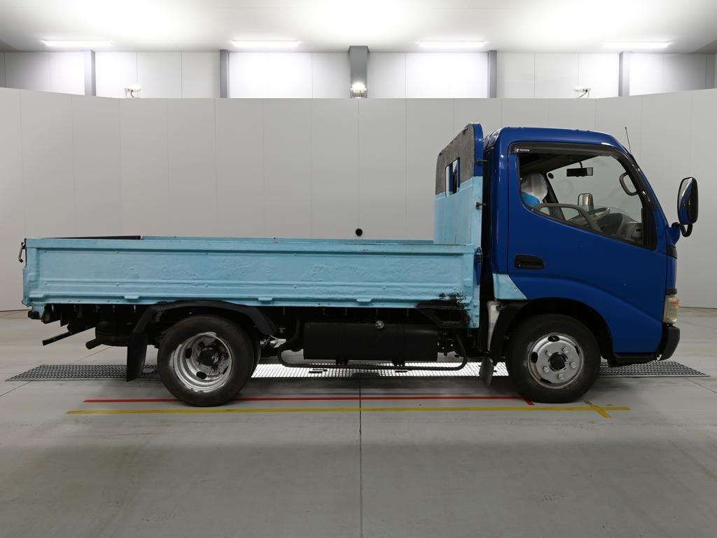 2004 Toyota Dyna auction photo 3