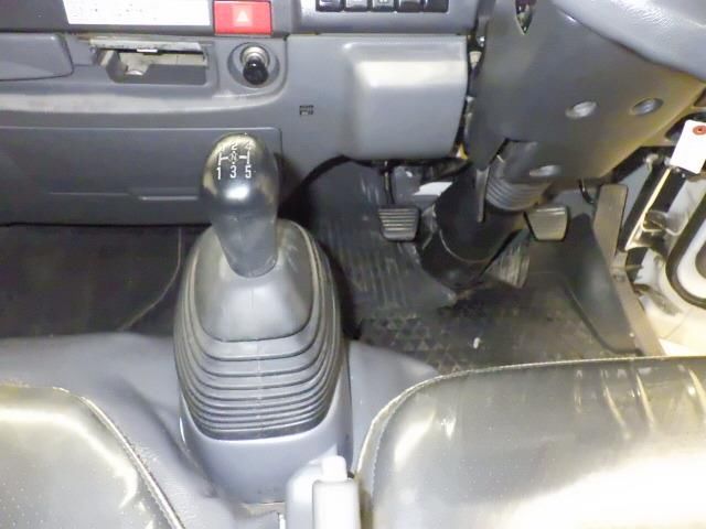 2013 Isuzu Elf dump auction photo 8