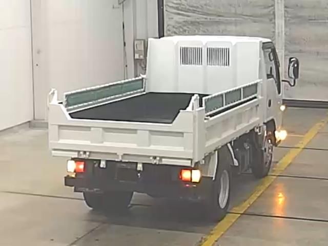 2013 Isuzu Elf dump auction photo 2