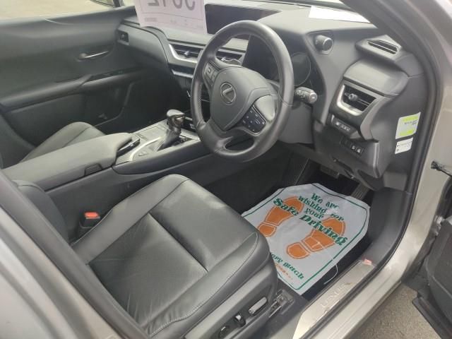 2021 Lexus UX250 h Ver.L auction photo 3