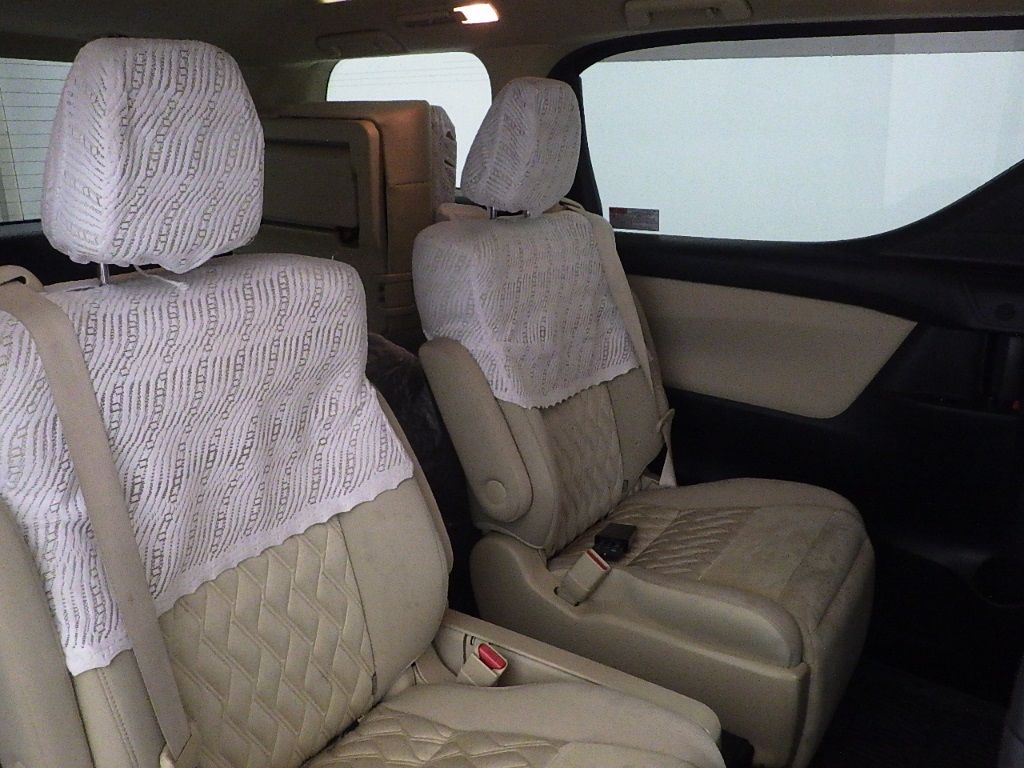 2021 Toyota Alphard 4WD ハイブリッドX 7人 auction photo 7