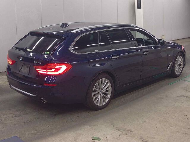 2017 BMW 5 Series 523Dツリングラグシ auction photo 5