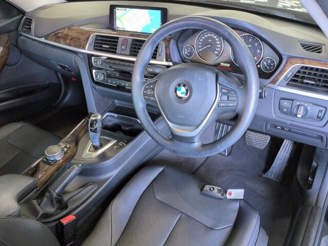 2016 BMW 3 Series 320D Luxury auction photo 3