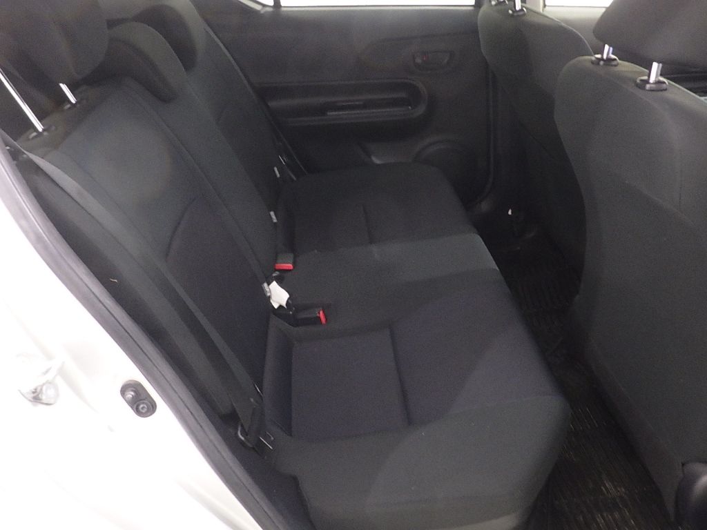 2015 Toyota Aqua S auction photo 7