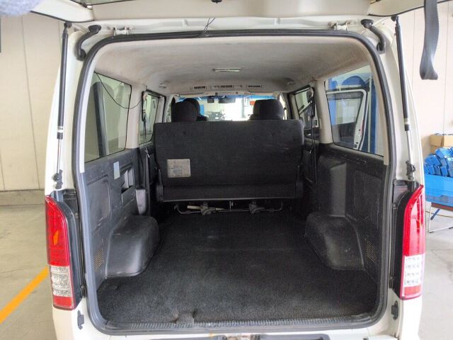 2015 Toyota Hiace Long Super GL 4WD auction photo 3