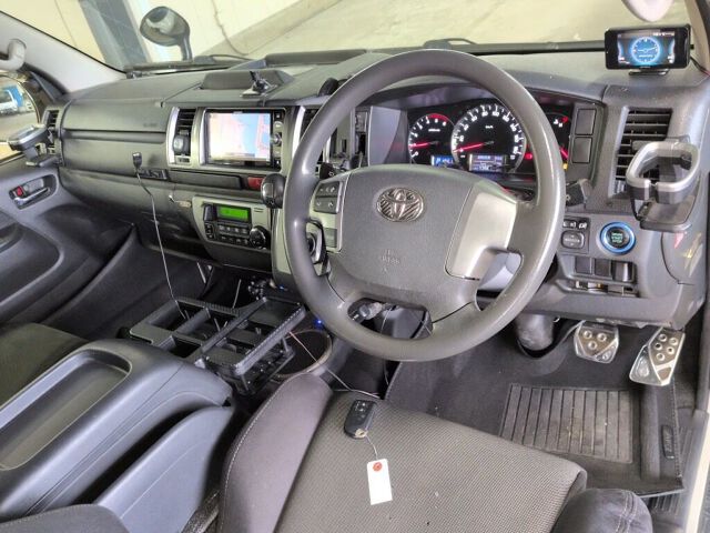 2015 Toyota Hiace Long Super GL 4WD auction photo 6