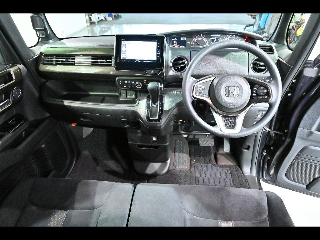 2019 Honda N-BOX Custom G L Honda Sensing auction photo 3