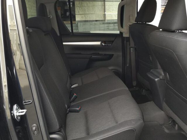 2023 Toyota Hilux Z 4WD auction photo 6