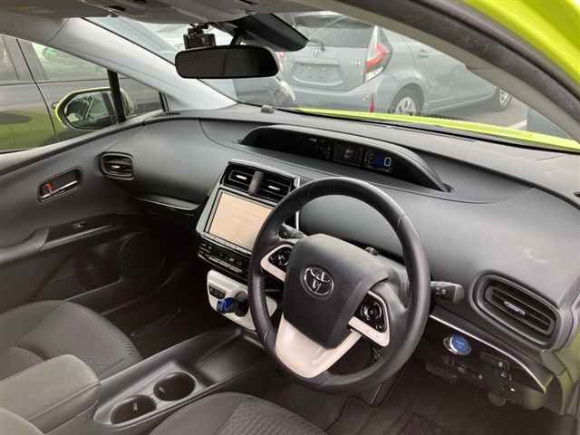 2017 Toyota Prius S auction photo 3