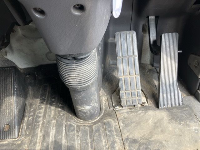 2015 Nissan Diesel UD chassis auction photo 4