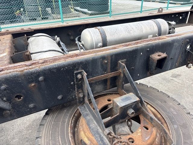 2015 Nissan Diesel UD chassis auction photo 12