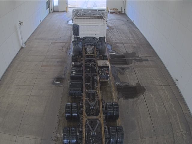 2015 Nissan Diesel UD chassis auction photo 3