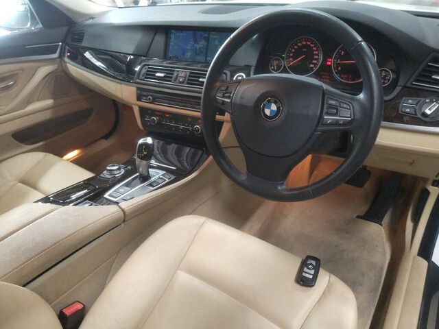 2012 BMW 5 Series 523I Highline Package auction photo 3