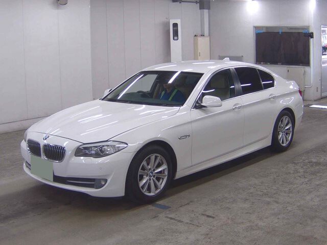 2012 BMW 5 Series 523I Highline Package auction photo 4