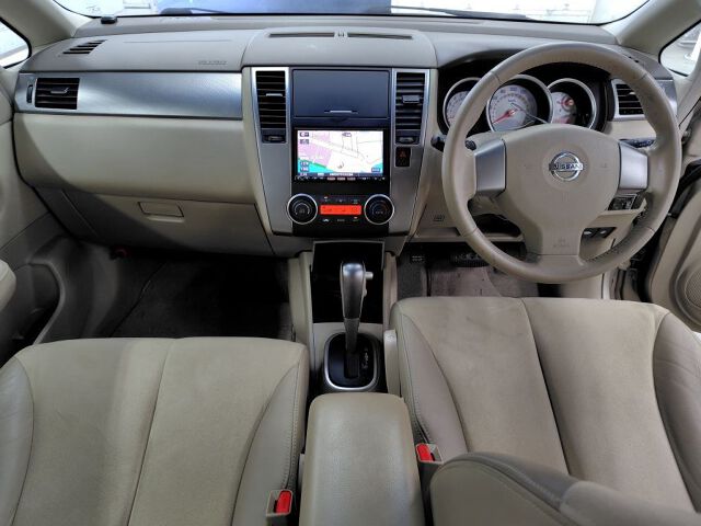 2009 Nissan ティーダ 15G auction photo 3