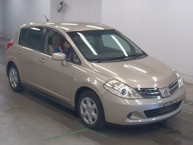 2009 Nissan ティーダ 15G Japan auction vehicle