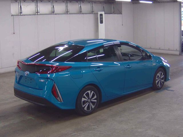 2021 Toyota Prius PHEV S auction photo 5