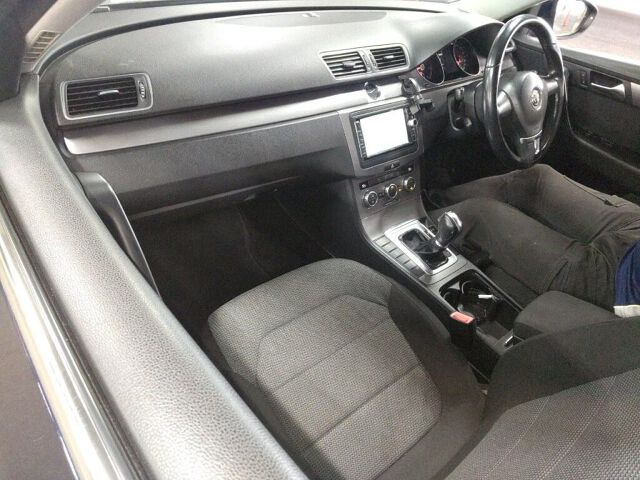 2015 Volkswagen パサートヴァリアント TSIコンフォートライン auction photo 3