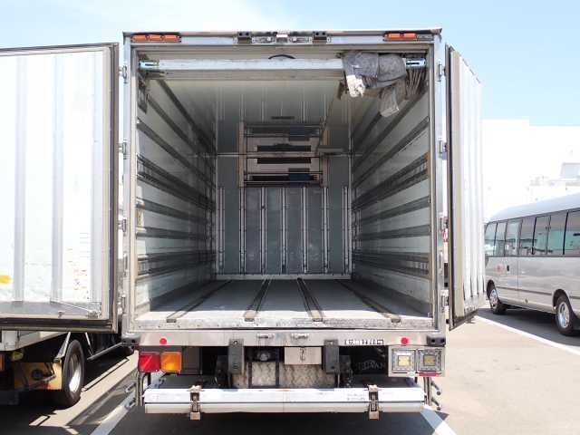 2015 Isuzu Forward 2.3T 冷凍 PG付 auction photo 3